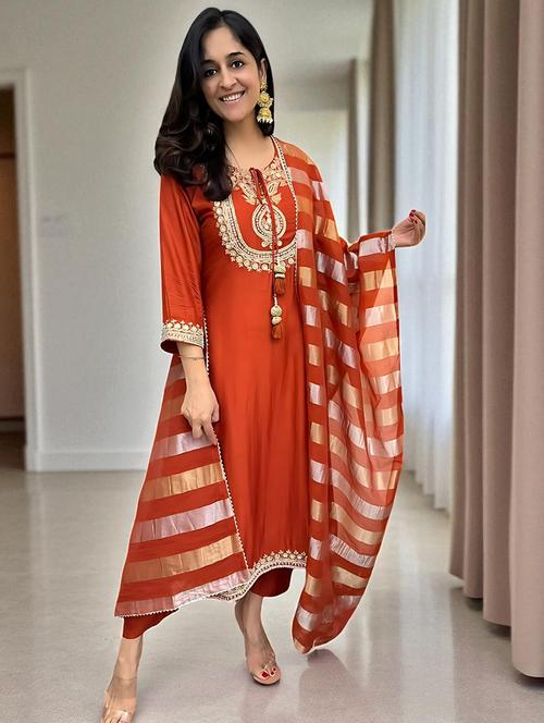 women embroidered three quarter sleeve kurta pant with dupatta set - 22084532 - Very Small Image - 1