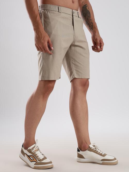 men solid mid rise regular fit shorts - 22084912 - Very Small Image - 1