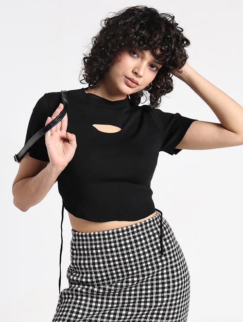 women black solid short sleeve crop top - 22086361 - Very Small Image - 1