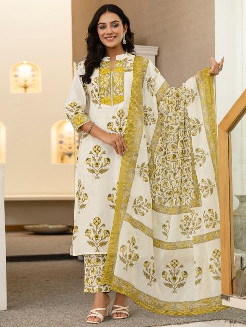 women floral printed three quarter sleeve kurta pant with dupatta set - 22140555 - Very Small Image - 1