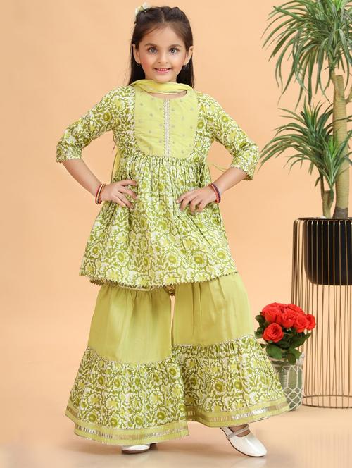 girls printed kurta and sharara with dupatta set - 22143108 - Very Small Image - 1
