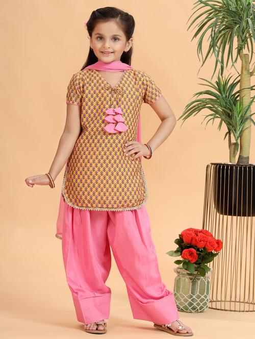 girls printed kurta and salwar with dupatta set - 22143144 - Very Small Image - 1