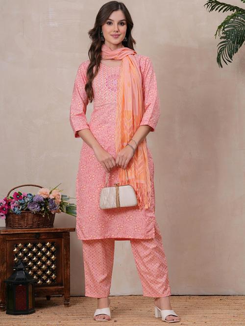 women printed three quarter sleeve kurta pant with dupatta set - 22146643 - Very Small Image - 1