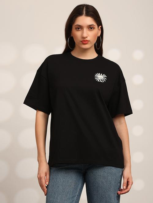 globus women black back graphic print round neck drop shoulder sleeves oversized t-shirt - 22147834 - Very Small Image - 1