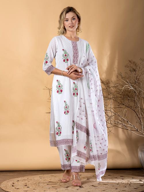 women printed three quarter sleeve kurta palazzo with dupatta set - 22187448 - Very Small Image - 1