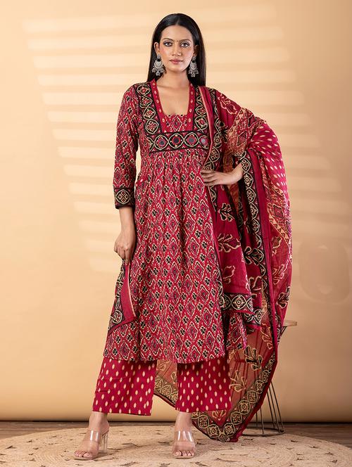 Women Printed Three Quarter Sleeve Kurta Palazzo With Dupatta Set - 22187502 - Very Small Image - 1