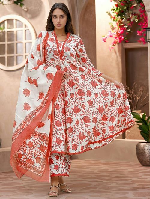 Women Floral Three Quarter Sleeve Kurta Pant With Dupatta Set - 22224538 - Very Small Image - 1