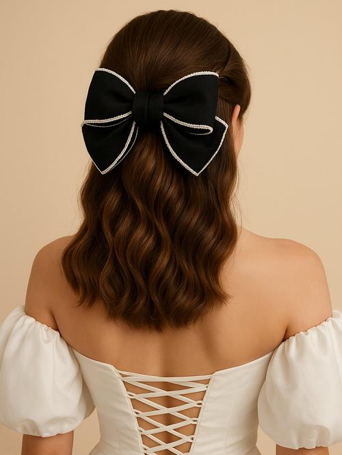 women bow embellished clutcher - 22228725 - Very Small Image - 1