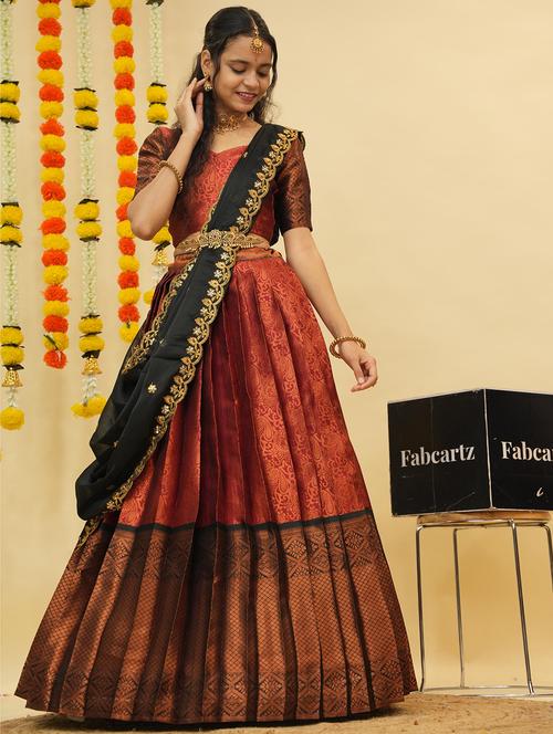 Women Self Design South Indian Style Unstitched Lehenga Choli - 22240780 - Very Small Image - 1