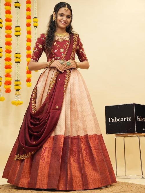 Women Self Design South Indian Style Unstitched Lehenga Choli - 22240789 - Very Small Image - 1