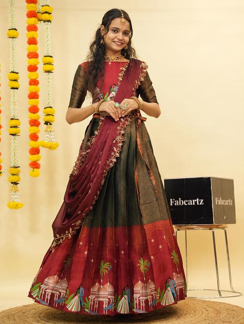 Women Self Design South Indian Style Unstitched Lehenga Choli - 22240812 - Very Small Image - 1
