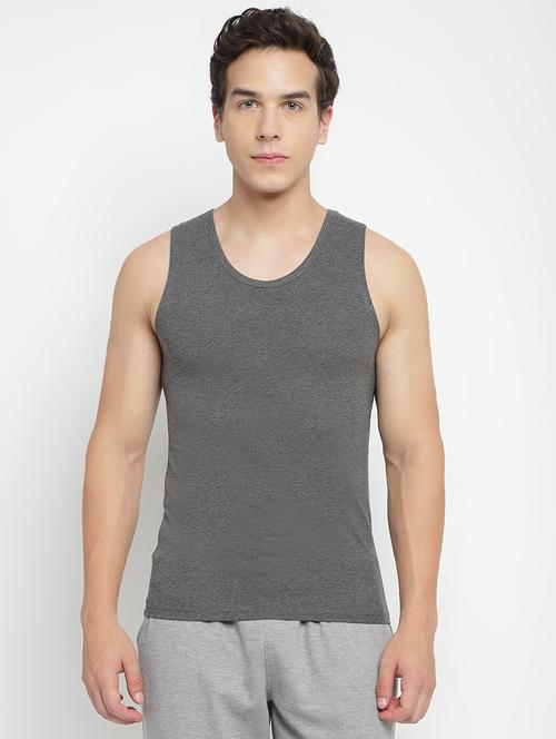men solid sleeveless vest - 22242045 - Very Small Image - 1