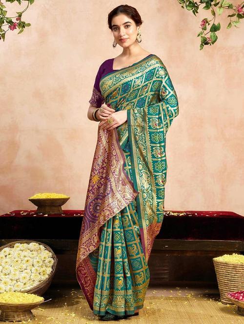 women self design banarasi saree with blouse - 22243547 - Very Small Image - 1