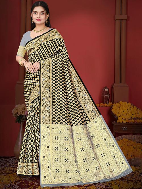 women self design banarasi saree with blouse - 22243623 - Very Small Image - 1