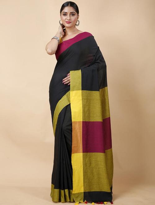 women solid with bordered handloom saree - 22260804 - Very Small Image - 1