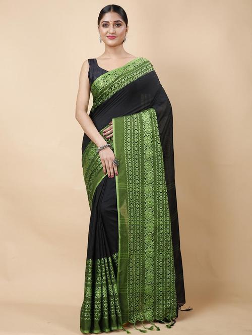 women solid with bordered handloom saree - 22260824 - Very Small Image - 1