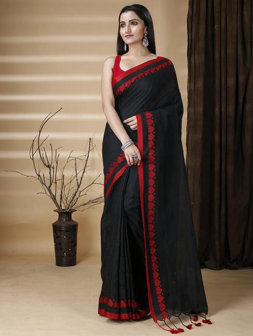 women solid with bordered handloom saree - 22260902 - Very Small Image - 1
