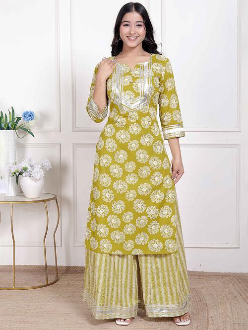 women floral three quarter sleeve kurta palazzo set - 22285671 - Very Small Image - 1