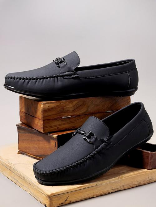 Men Solid Slip On Horsebit Loafer - 22356511 - Very Small Image - 1