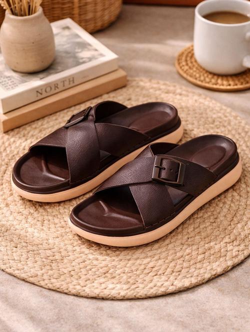 Men Solid Slip On Sandal - 22373530 - Very Small Image - 1