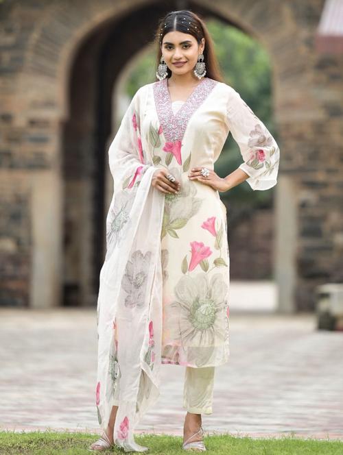 women floral three quarter sleeve kurta pant with dupatta set - 22379428 - Very Small Image - 1