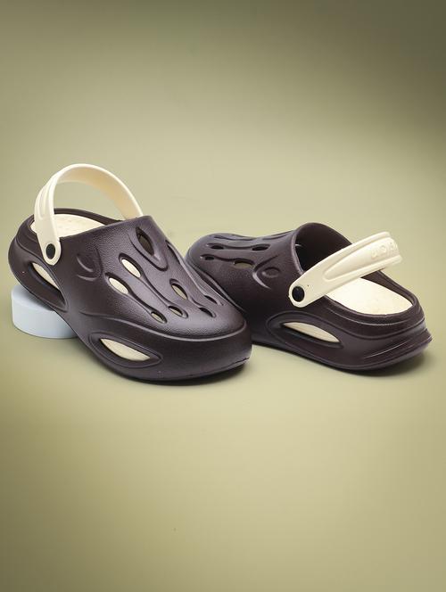 men solid slip on clog - 22425665 - Very Small Image - 1