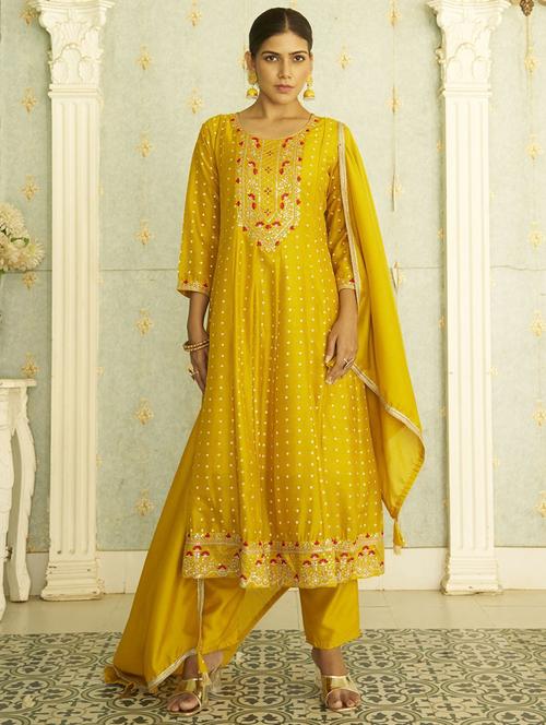 Women Embroidered Three Quarter Sleeve Kurta Pant With Dupatta Set - 22440339 - Very Small Image - 1