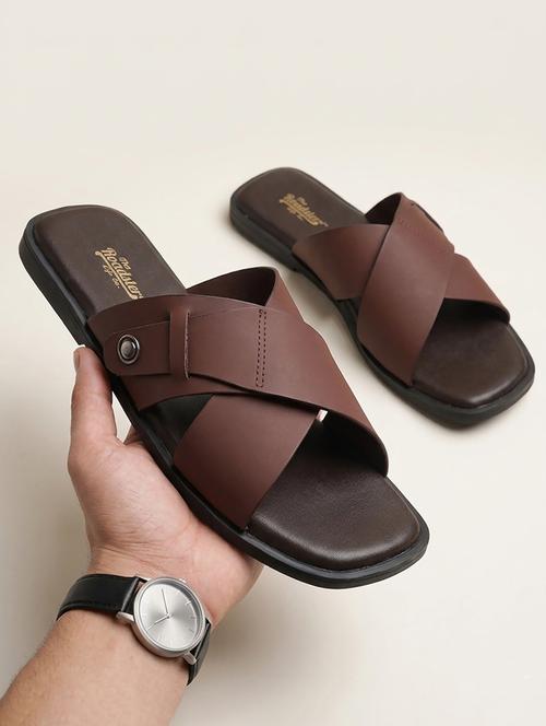 men solid slip on sandal - 22471625 - Very Small Image - 1