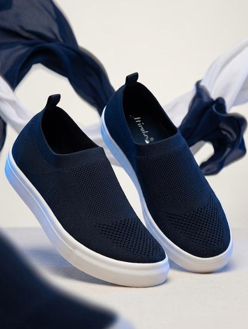 Men Solid Blue Slip On Sneaker - 22472799 - Very Small Image - 1