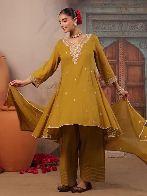 women embroidered three quarter sleeve kurta salwar with dupatta set - 22489443 - Very Small Image - 1