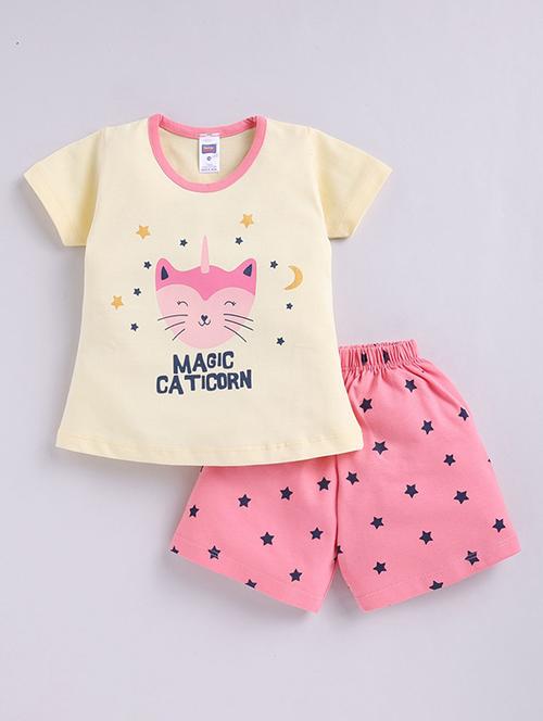 Girls Printed Round Neck Top And Shorts Set - 22498251 - Very Small Image - 1