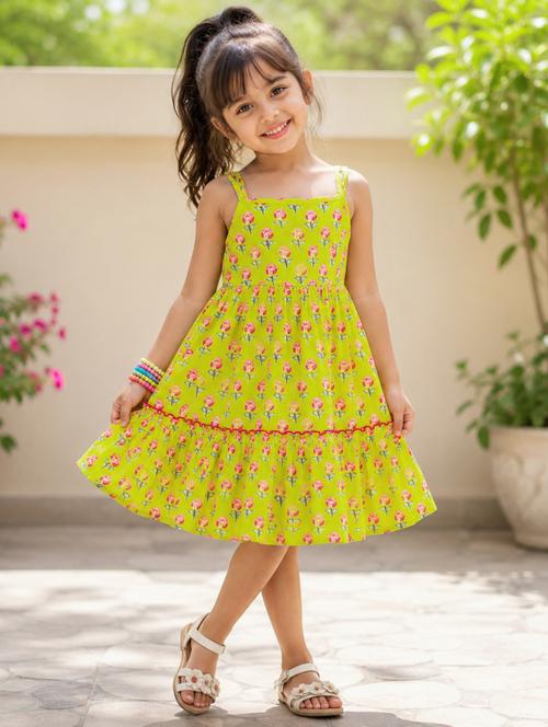 girls printed shoulder strap tiered dress - 22522682 - Very Small Image - 1
