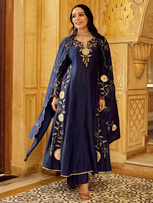 Women Embroidered Long Sleeve Kurta Pant With Dupatta Set - 22524462 - Very Small Image - 1