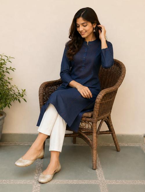 women solid three quarter sleeves straight kurta - 22526723 - Very Small Image - 1