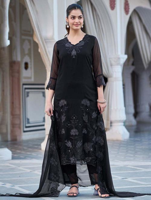 women embroidered three quarter sleeves kurta pant set with dupatta - 22543461 - Very Small Image - 1