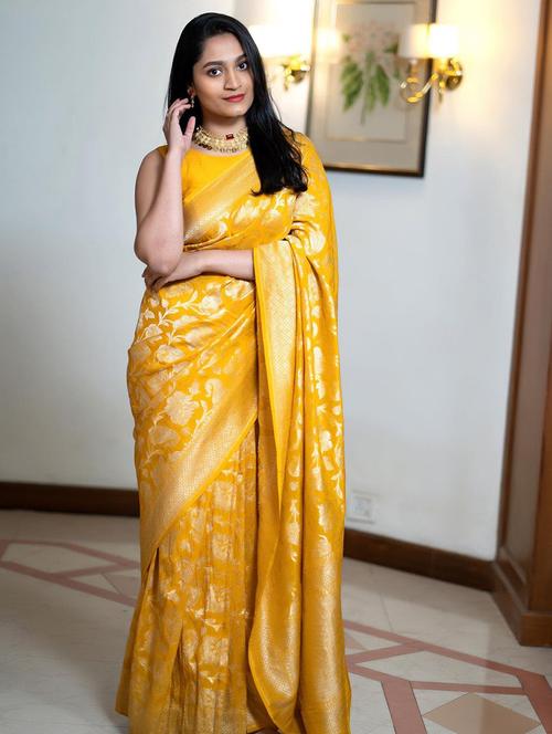 women self design banarasi saree with blouse - 22548533 - Very Small Image - 1
