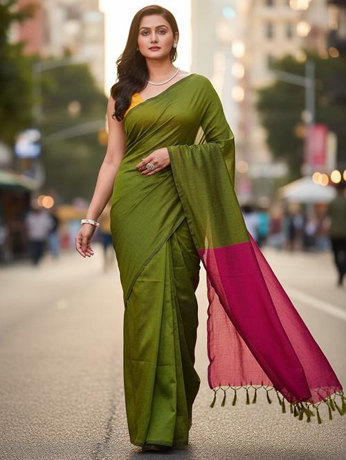 Women Solid Handloom Saree - 22565353 - Very Small Image - 1