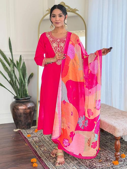 Women Embroidered Three Quarter Sleeves Kurta Pant Set With Dupatta - 22579923 - Very Small Image - 1