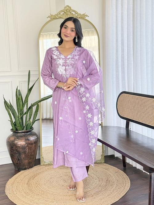 women embroidered long sleeves kurta pant set with dupatta - 22580144 - Very Small Image - 1