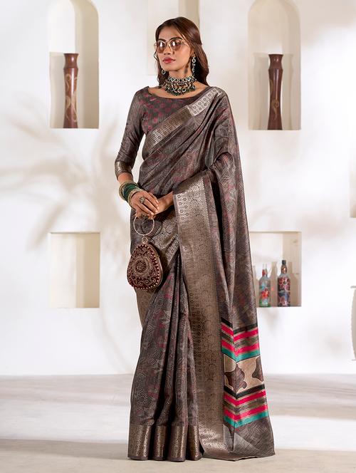 Women Printed Casual Wear Saree With Blouse - 22593501 - Very Small Image - 1