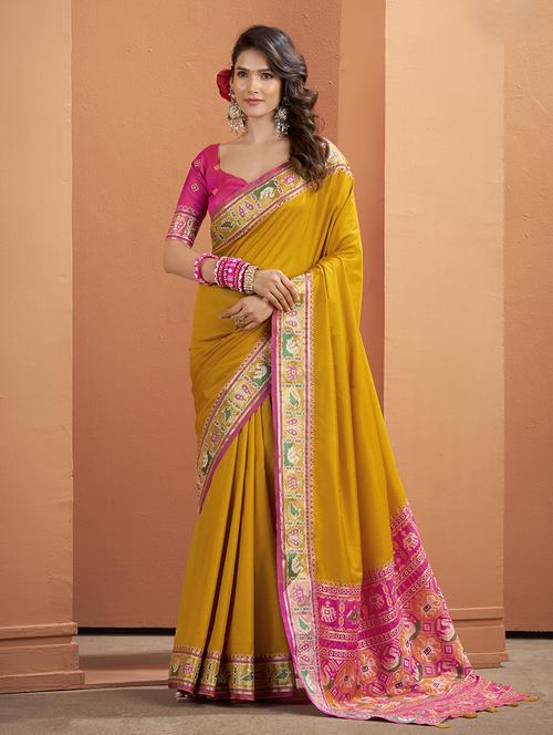 Women Solid With Bordered Patola Saree With Blouse - 22593511 - Very Small Image - 1