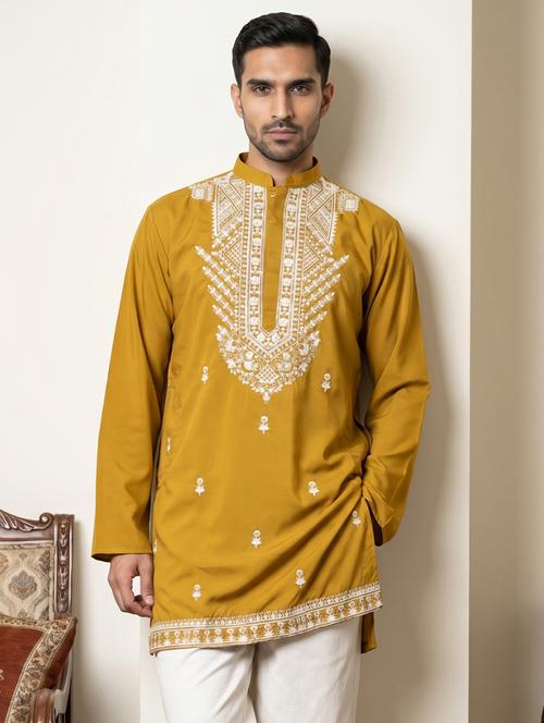 Men Solid With Work Mandarin Neck Short Kurta - 22595961 - Very Small Image - 1