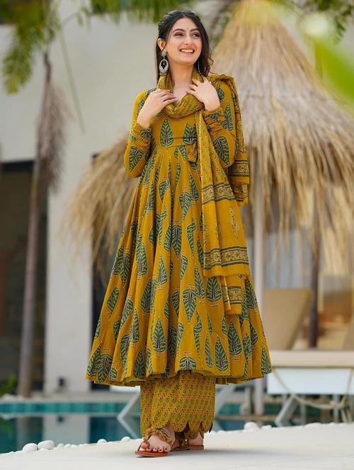 women printed long sleeves kurta palazzo with dupatta set - 22598546 - Very Small Image - 1