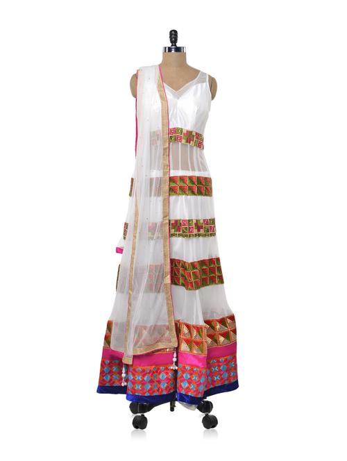 Extravagent White Anarkali - 71660 - Very Small Image - 1
