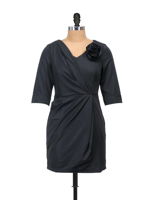 black dress with rosette - 848668 - Very Small Image - 1