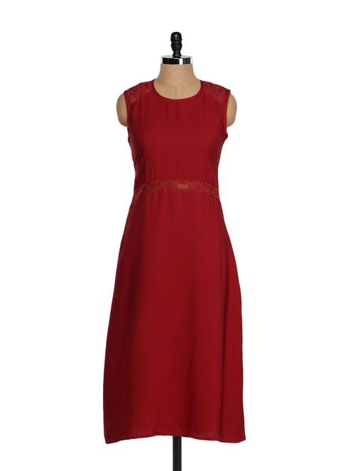 maroon long dress with net shoulders and waist - 859139 - Very Small Image - 1