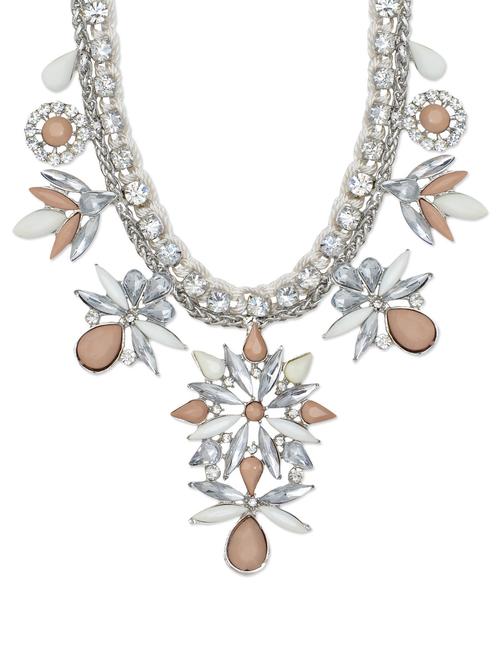studded flower bold neckpiece - 902518 - Very Small Image - 1