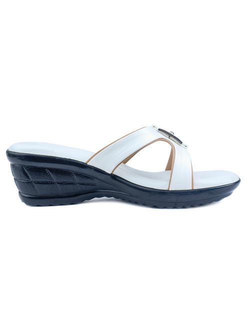 Buckle trim white wedge sandals - 946497 - Very Small Image - 1