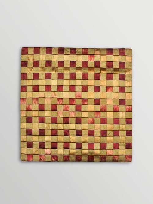 gold and red checkered single cushion cover - 9592840 - Very Small Image - 1