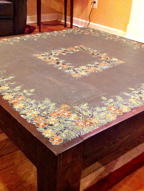 cream colored table cloth with embroidered lace - 9629636 - Very Small Image - 1